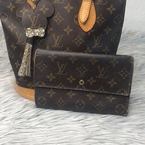AUTH Vintage Louis Vuitton Clutch 883AN